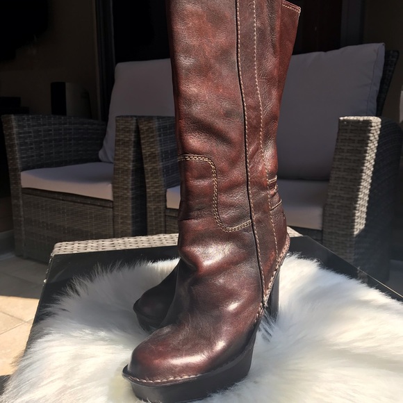 Frye Shoes - **Vintage Frye Victoria Mid 💯% Leather Boots**